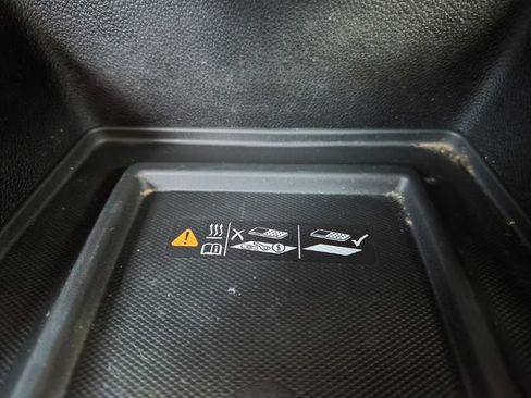 Used 2023 Chevrolet Traverse LT FWD image 31