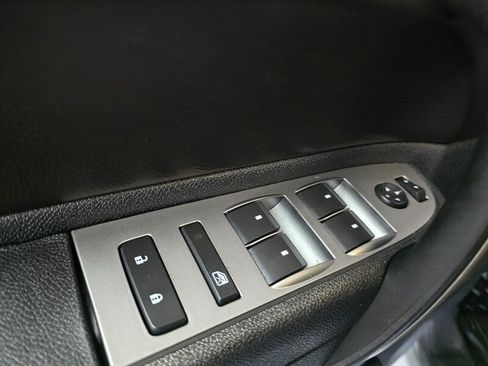 Used 2013 Chevrolet Silverado 1500 LT AWD/4WD image 17