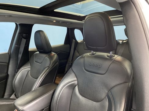 Certified 2019 Jeep Cherokee Limited w/ Trailer Tow Group image 8