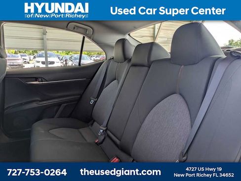 Used 2018 Toyota Camry LE FWD image 14