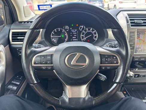 Used 2021 Lexus GX 460 Premium w/ Premium Package image 9