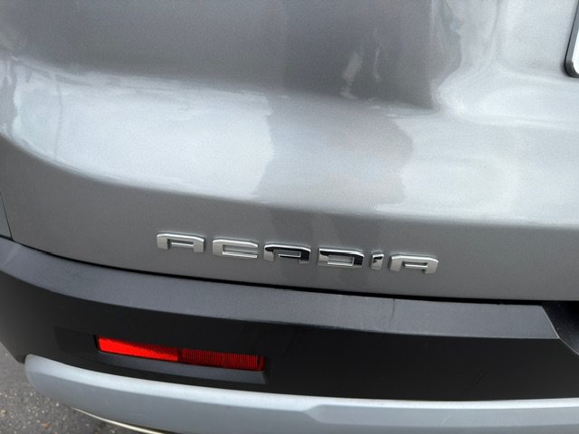 Used 2023 GMC Acadia SLT AWD/4WD image 47