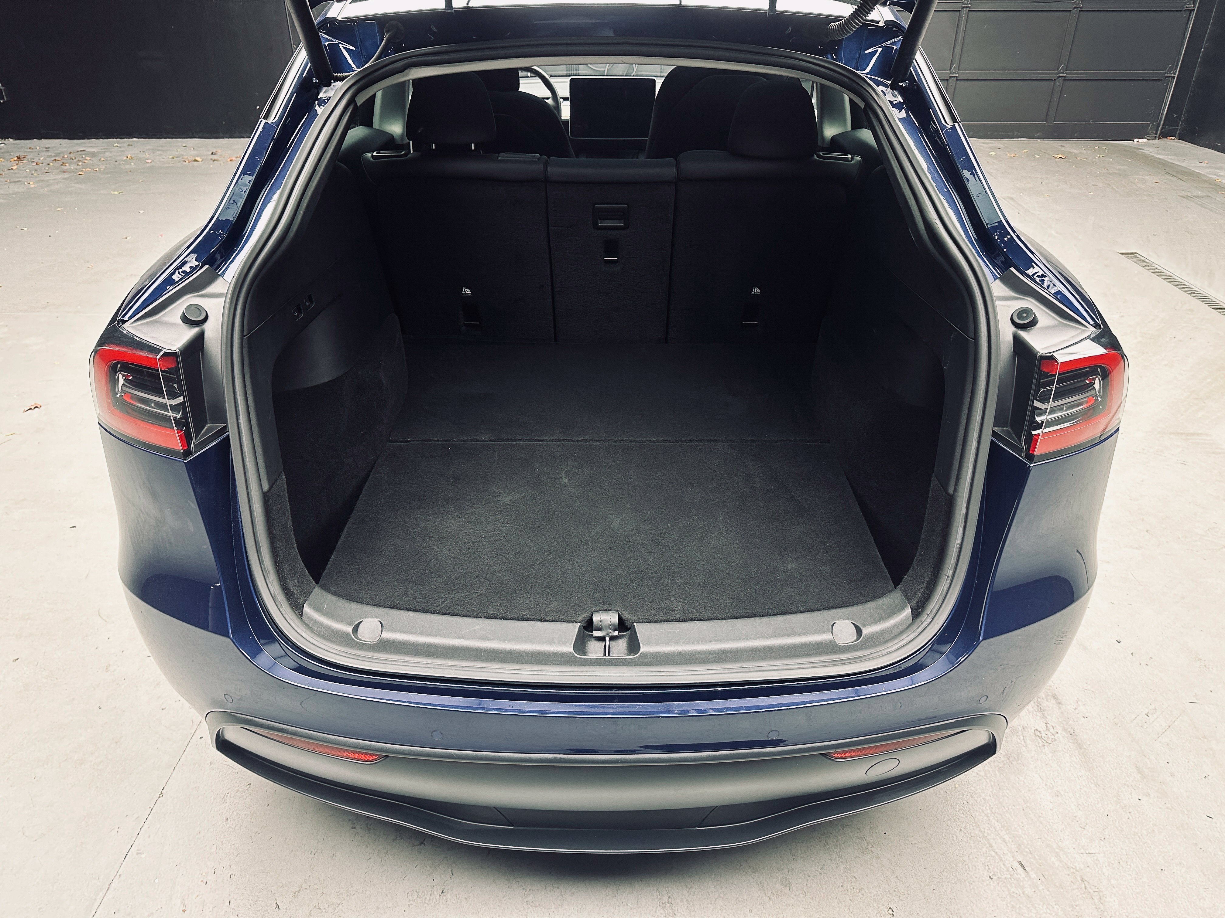 Used 2022 Tesla Model Y Long Range AWD/4WD image 34
