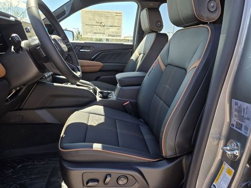 New 2026 GMC Canyon AT4 AWD/4WD image 4