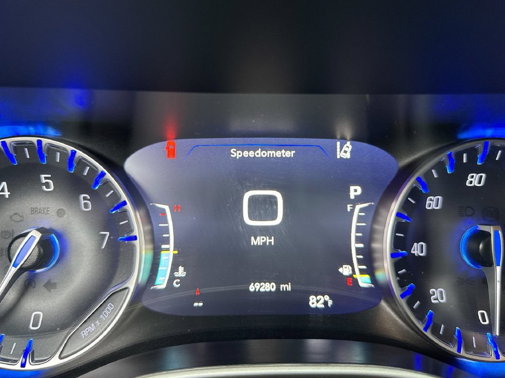 Used 2023 Chrysler Pacifica Touring-L w/ Uconnect Theater Family Group AWD/4WD image 21