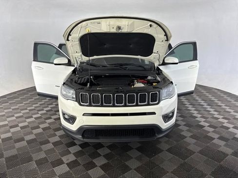 Used 2020 Jeep Compass Latitude w/ Cold Weather Group AWD/4WD image 11