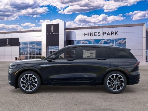 New 2026 Lincoln Nautilus Reserve AWD/4WD image 3