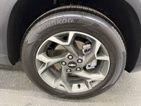 Used 2024 Chevrolet Trax LT w/ Driver Confidence Package image 21