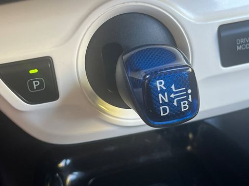 Used 2017 Toyota Prius Three image 24