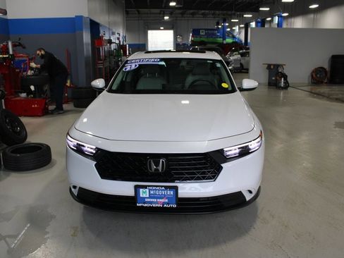 Used 2023 Honda Accord EX image 3