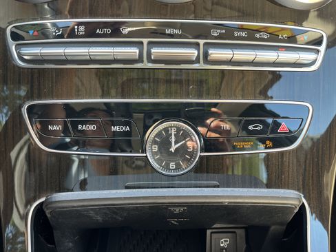 Used 2019 Mercedes-Benz C 300 Sedan image 32
