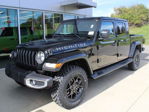 New 2025 Jeep Gladiator Sport image 5