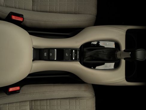 Certified 2025 Honda HR-V LX image 27