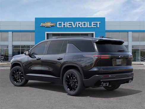 New 2026 Chevrolet Traverse LT image 3