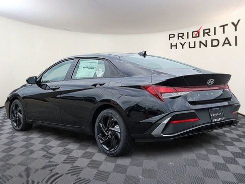 New 2026 Hyundai Elantra Sport FWD image 6