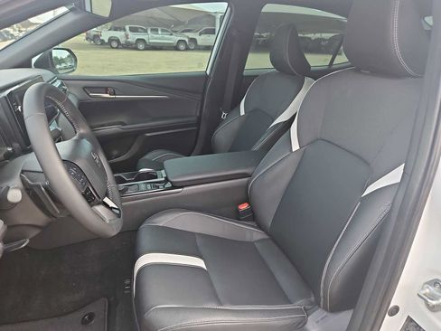 Used 2025 Toyota Camry SE w/ Multimedia Upgrade Package FWD image 15