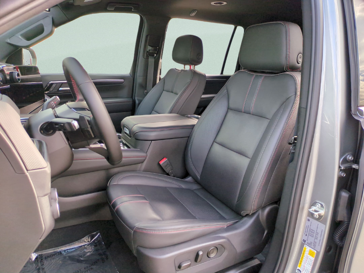 Used 2026 Chevrolet Suburban RST RWD image 26