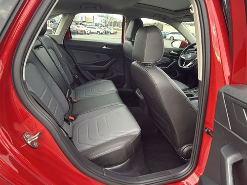 Used 2025 Volkswagen Jetta SEL image 21