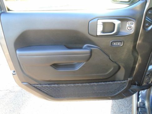 Certified 2024 Jeep Gladiator Mojave w/ Technology Group image 6