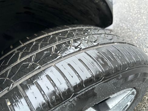 Used 2023 Hyundai Santa Fe Limited w/ Cargo Package image 18