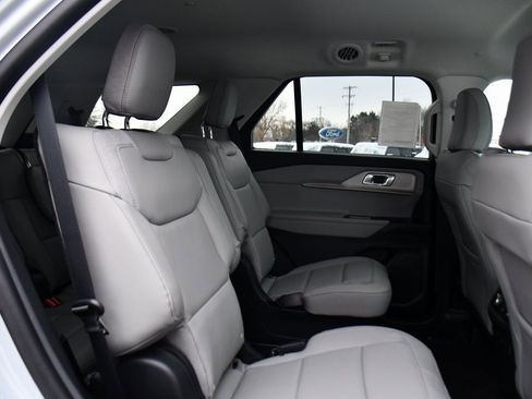Used 2026 Ford Explorer Active w/ Active Comfort Package image 17