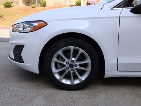 Used 2019 Ford Fusion SE image 11