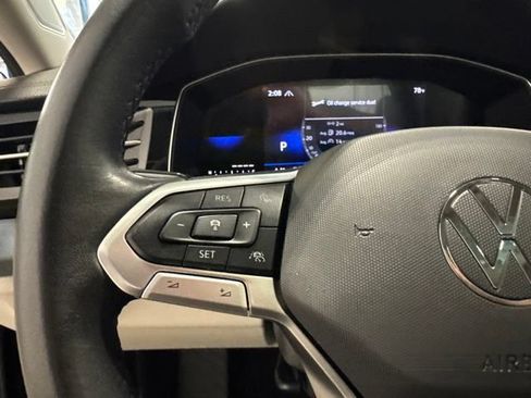 Used 2025 Volkswagen Jetta SE w/ Sunroof Package FWD image 14