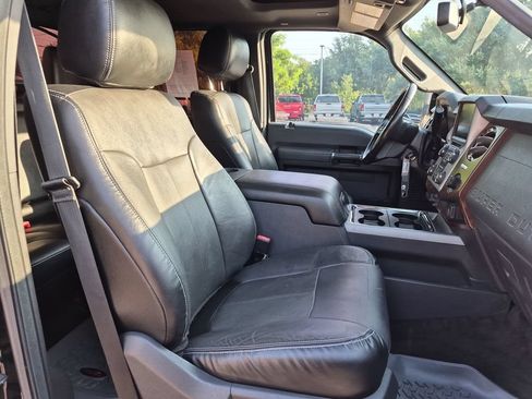 Used 2016 Ford F250 Lariat w/ Lariat Ultimate Package AWD/4WD image 39