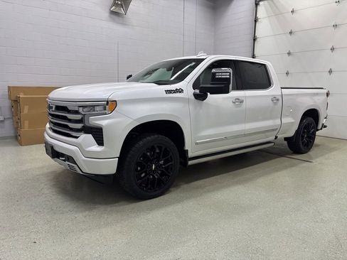 Used 2023 Chevrolet Silverado 1500 High Country w/ High Country Premium Package image 9