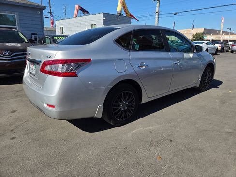 Used 2015 Nissan Sentra SV FWD image 4