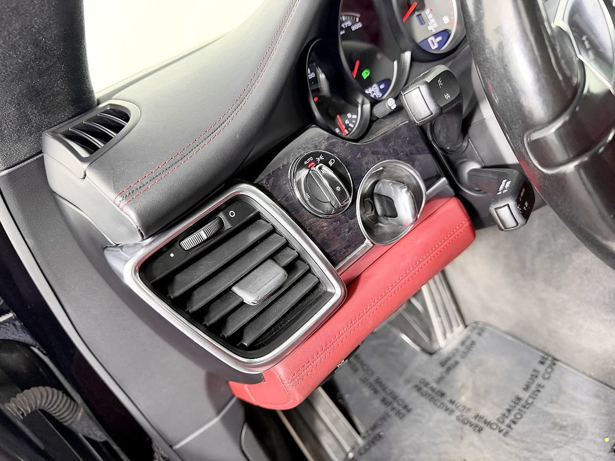 Used 2016 Porsche Panamera GTS AWD/4WD image 34