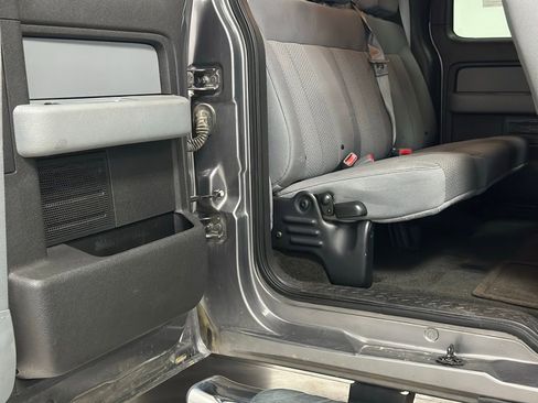 Used 2014 Ford F150 XLT w/ XLT Chrome Package image 19