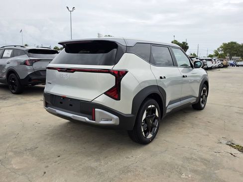 New 2027 Kia Seltos S FWD image 8