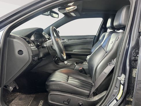 Used 2017 Chrysler 300 S w/ 300S Premium Group image 5