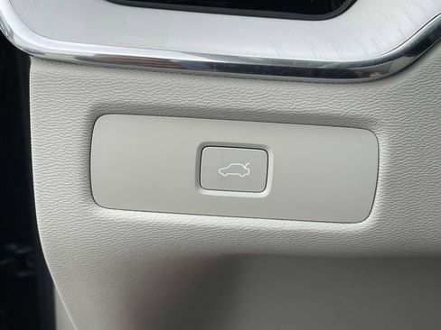 New 2026 Volvo XC60 B5 Ultra w/ Protection Package Premier image 12