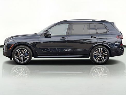 Used 2023 BMW X7 M60i image 21