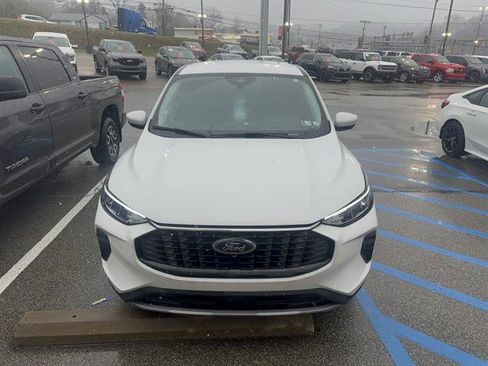 Used 2023 Ford Escape Active w/ Tech Pack #2 image 2