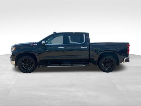 Certified 2022 Chevrolet Silverado 1500 LTZ w/ LTZ Premium Package AWD/4WD image 3