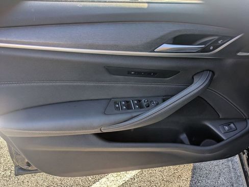 Used 2023 BMW 530i xDrive w/ Convenience Package image 9