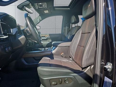 Used 2024 Chevrolet Silverado 2500 High Country w/ High Country Premium Package image 9