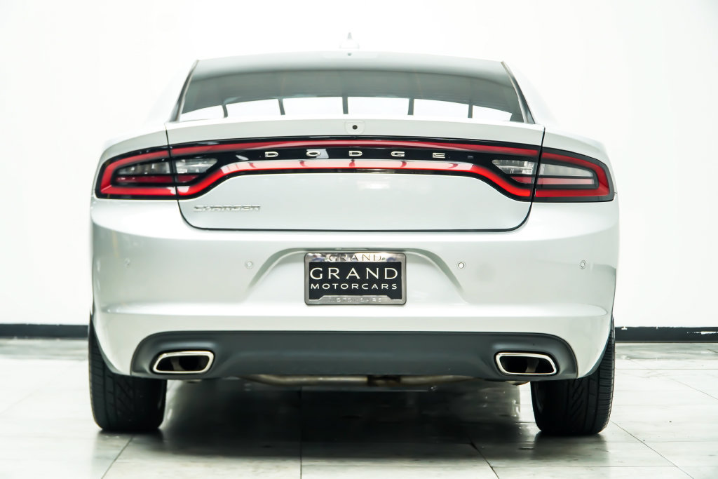 Used 2022 Dodge Charger SXT w/ Plus Group RWD image 13