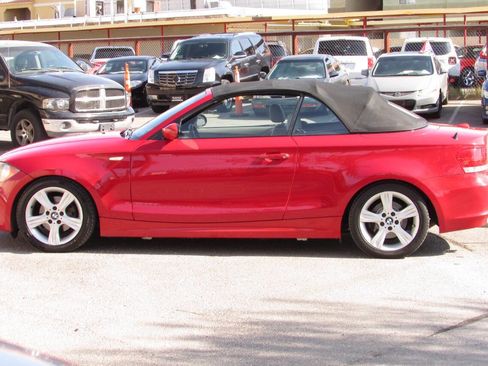 Used 2008 BMW 128i Convertible image 12