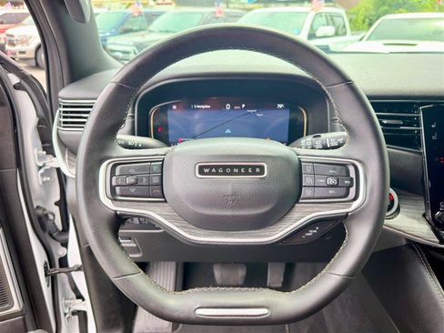 Used 2024 Jeep Wagoneer L Series II RWD image 14