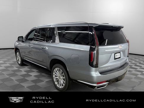 Certified 2023 Cadillac Escalade ESV Premium Luxury AWD/4WD image 3