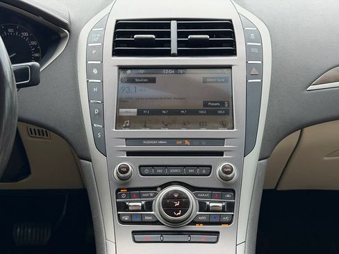 Used 2017 Lincoln MKZ Select w/ Select Plus Package FWD image 9