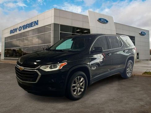 Used 2021 Chevrolet Traverse LS w/ LPO, Cargo Package FWD image 1