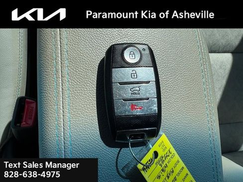 Used 2019 Kia Niro EX FWD image 28