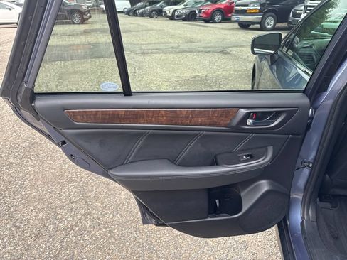Used 2018 Subaru Outback 2.5i Limited AWD/4WD image 18
