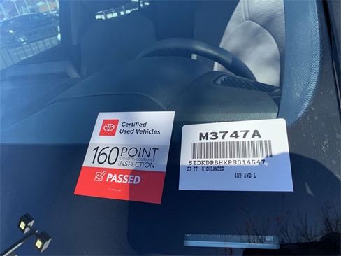 Certified 2023 Toyota Highlander L image 38