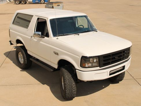 Used 1993 Ford Bronco XLT AWD/4WD image 20